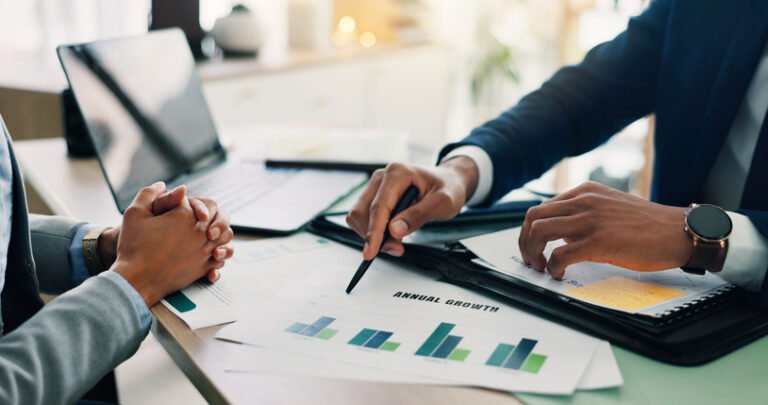 Oportunidades e desafios em investimentos de alto rendimento.